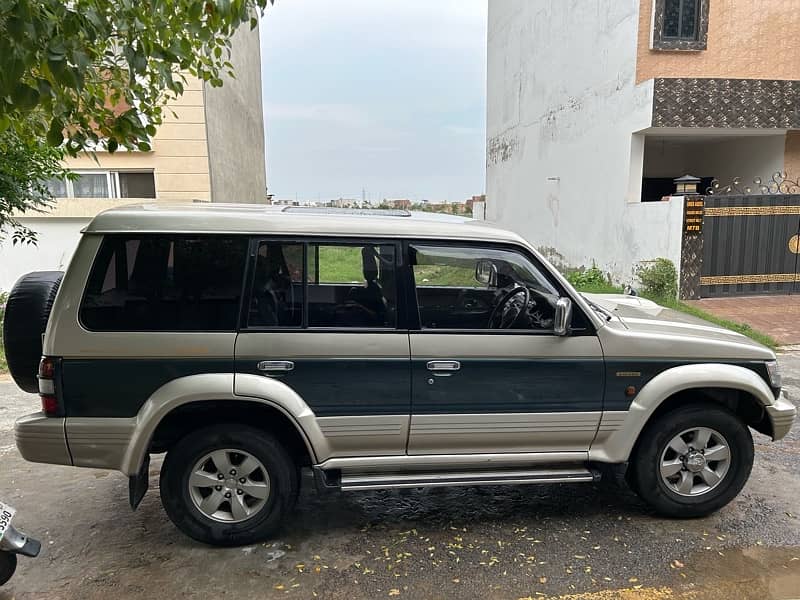 Mitsubishi Pajero 1993 8