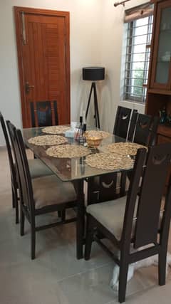 6 seater dining table for sale.