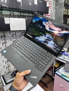 Lenovo Thinkpad T480s Core i5 8th gen 8/256 ssd