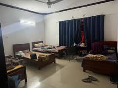 rooms available for rent in boys hostel