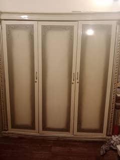 3 door cupboard