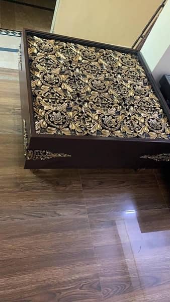 Selling  branded home furniture and decor on half prices 2