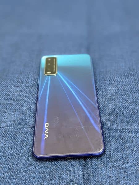 Vivo Y 20 4