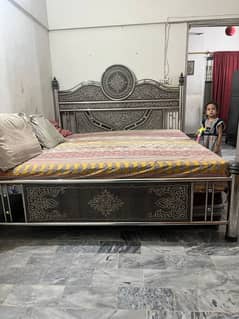 Bed King Size