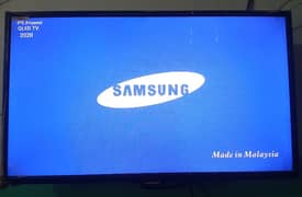 32-inch Samsung QLED TV (2020 Model) - Excellent Condition