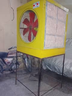 room coller with stand