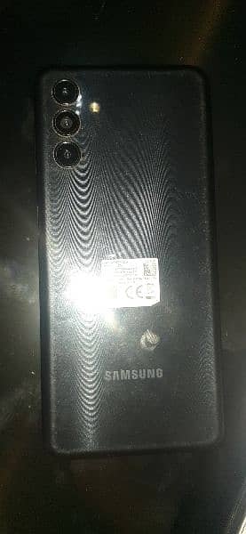 Samsung A04s selling 5