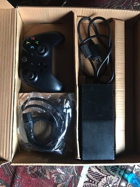 Xbox 1 with Original Controller | 500 GB with games 1