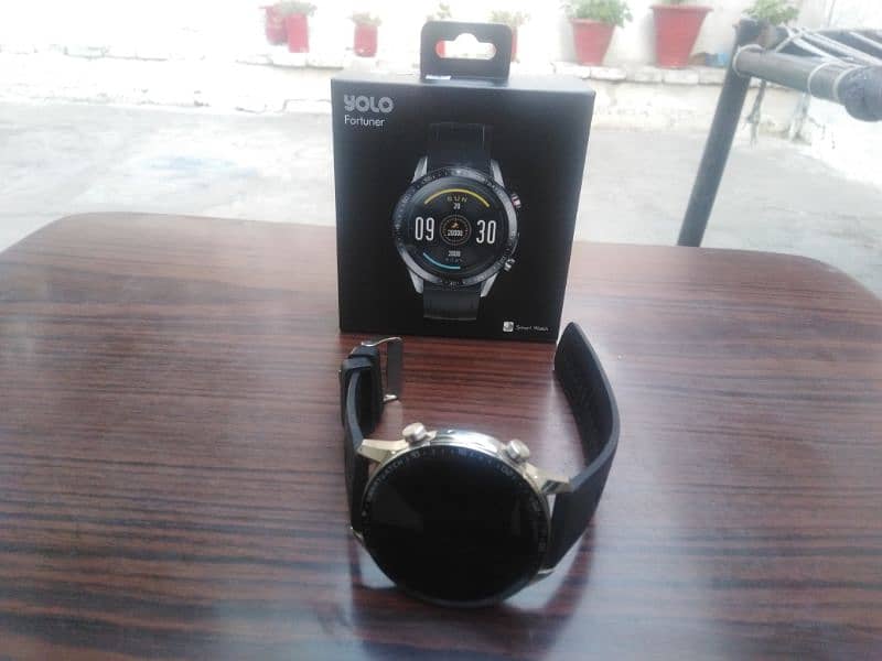 YOLO FORTUNER SMART CALLING WATCH 3