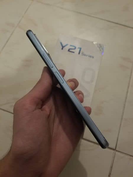 vivo y21a dual sim official pta approved with box  4gb / 64gb 6