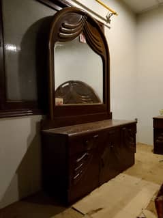 Dressing table