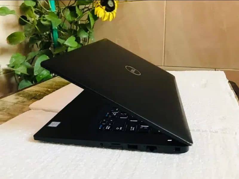 Dell latitude 7490 I7 touch 12GB 256gb 7