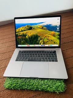 Apple MacBook Pro 2018 16/512SSD 6Cores i7 15.4 inches 4GB Graphics
