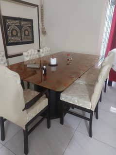 DINING TABLE