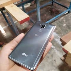 LG 7 thinq water pack. pta.      no open no repair candiction. 10by10
