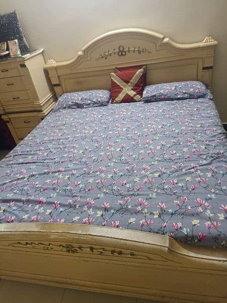 Bed set dressing without matress 0