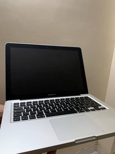 mac book pro (13 inch, late 2011) 1