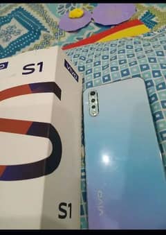 VIVO S1 4/128