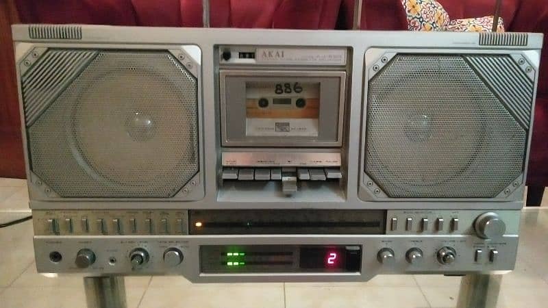 old antique akai radio 3