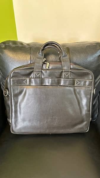 silk skin genuine leather laptop bag in good condition 1