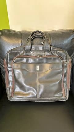 silk skin genuine leather laptop bag in good condition