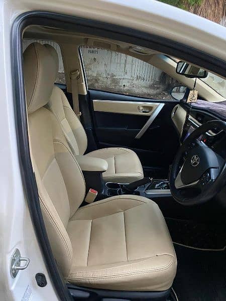 Toyota Altis Grande 1.8 beige interior 19