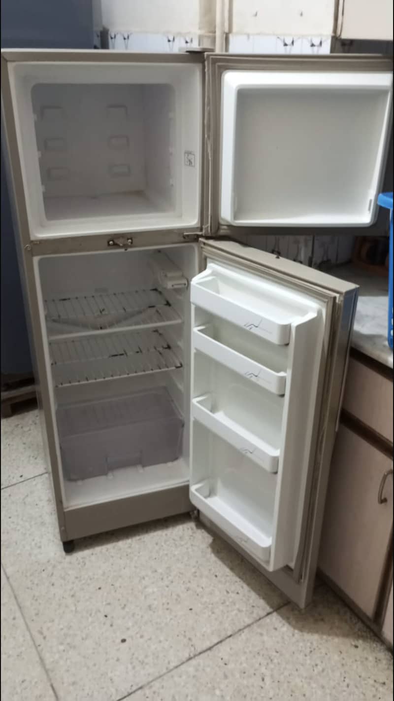 Dawlance Fridge/ Regregerator 4