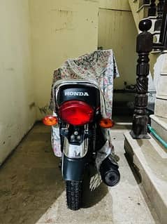 Honda 125 model 2021  12204 km driven