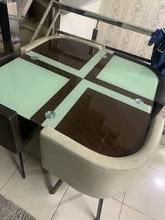Compact dining Table for four persons