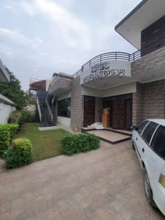4 BED DD 600 SQYD Portion Available For rent