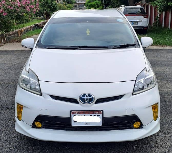 Toyota Prius 2012/ 2016 Import G LED Selection Full Option 0