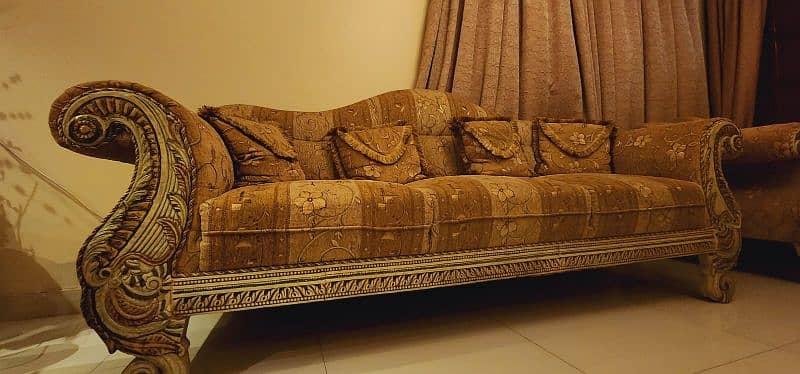 Luxurious Sofa Set 2