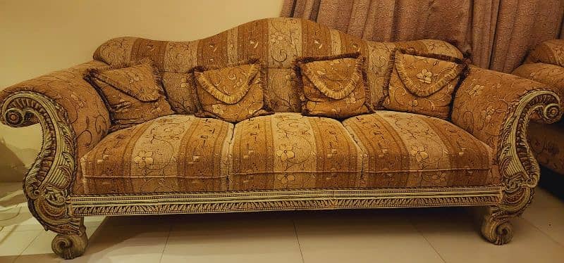 Luxurious Sofa Set 3