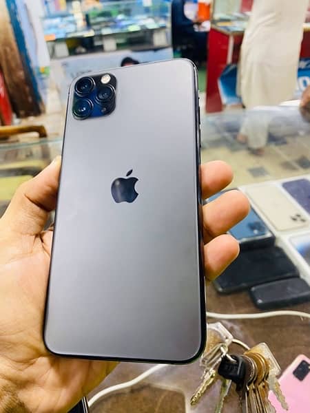 iPhone 11 Pro Max 64gb non pta JV 1