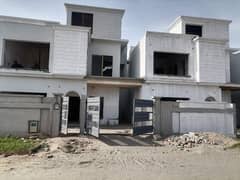 A Prime Location House Of 10 Marla In DHA Defence