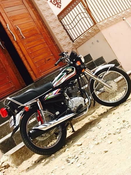 Honda CG 125 karachi number sealed engine 0