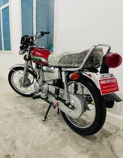 Honda 125cc 2023 model only WhatsApp 03274543695