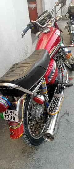 Honda 125 CG Urgent for sale my WhatsApp number,,03283693926