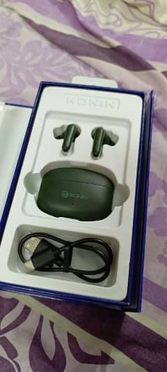 urgent sale ronin R140 earbuds green color