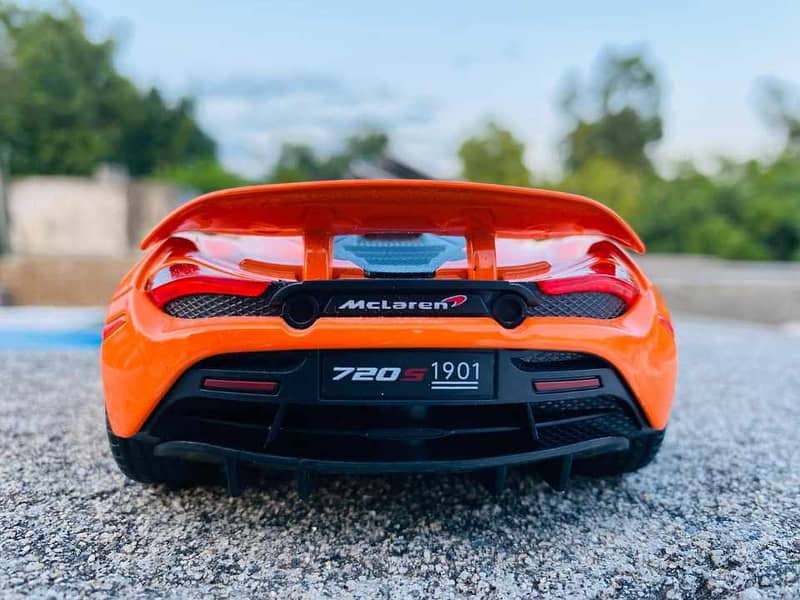 McLaren 720S diecast model 2