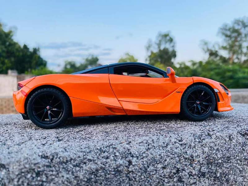 McLaren 720S diecast model 3