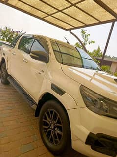 Toyota Hilux Revo V 3.0 2017 Convert GR Sports