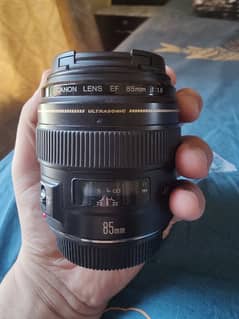 GOOD CONDITION CANON 85mm 1.8