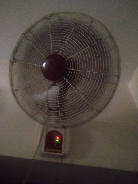 fan very good condition 1