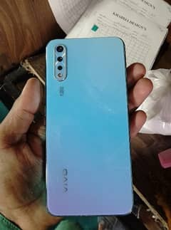 vivo s1 4+128 with original box and charge