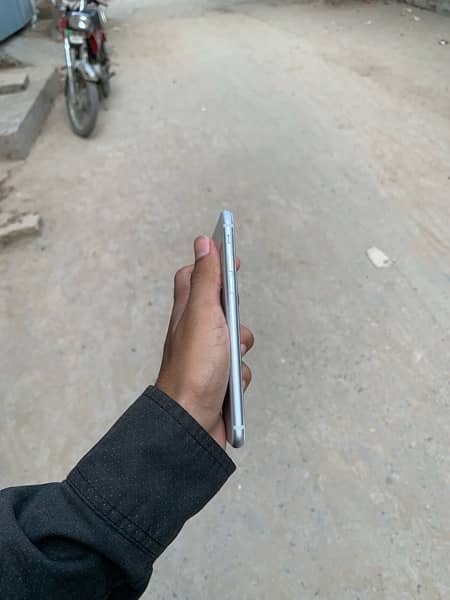 Iphone 8 NON PTA 3