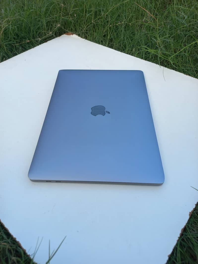 macbook pro 2019 13" core i5 8gb 500gb 17