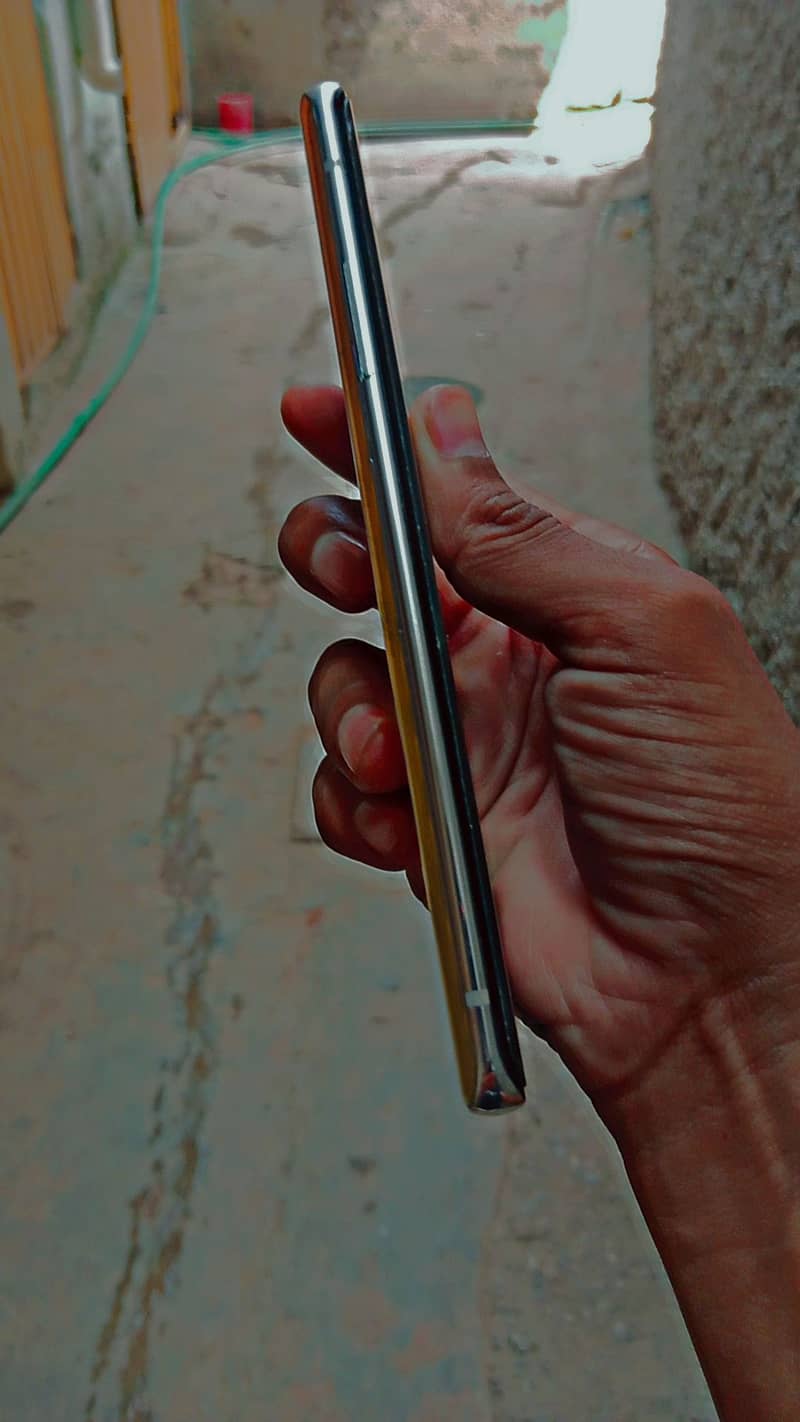 one plus 8 5g 8 128 mobile orignal not a kit 100% orignal 5