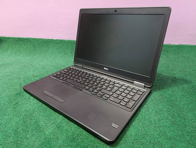 Dell 15.6" Core i3 5th Gen 8GB 500GB Hard 4 Hours Battery 10/10 0