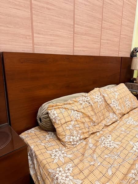 Bed set / king size bed / double bed / wooden bed / bed 1